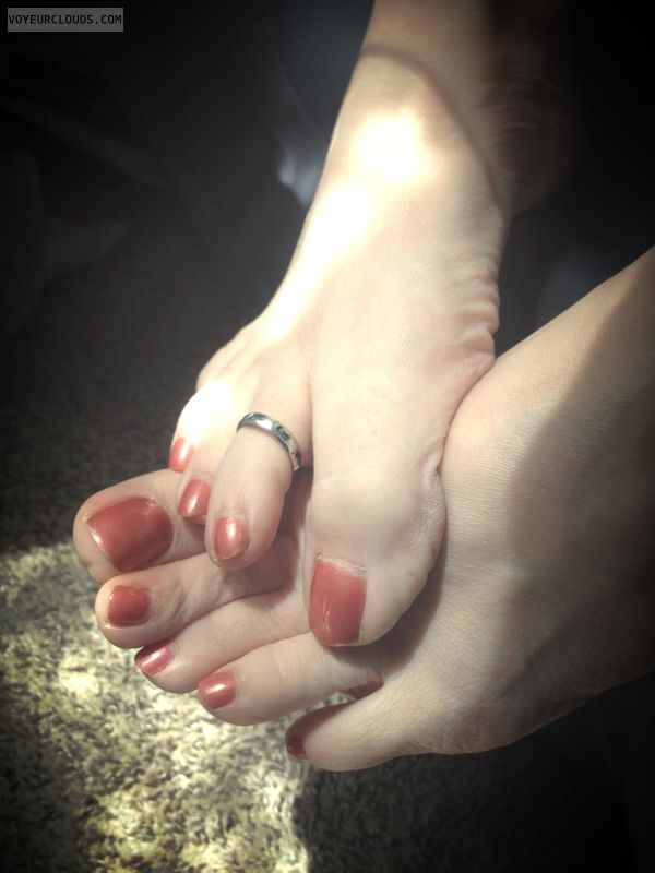 wife, toes, painted toes, toe ring, sexy feet, fetishmilf