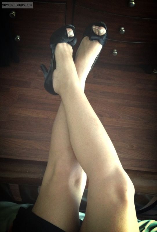 sexy legs, sepia pic, high heels