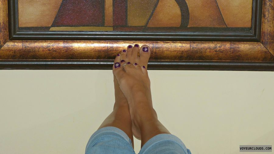 sexy feet, purple pedicure, toe ring, nice toes