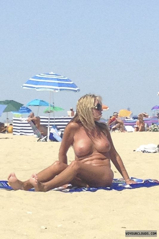 beach voyeur, funbags, nude woman, naked woman, big tits