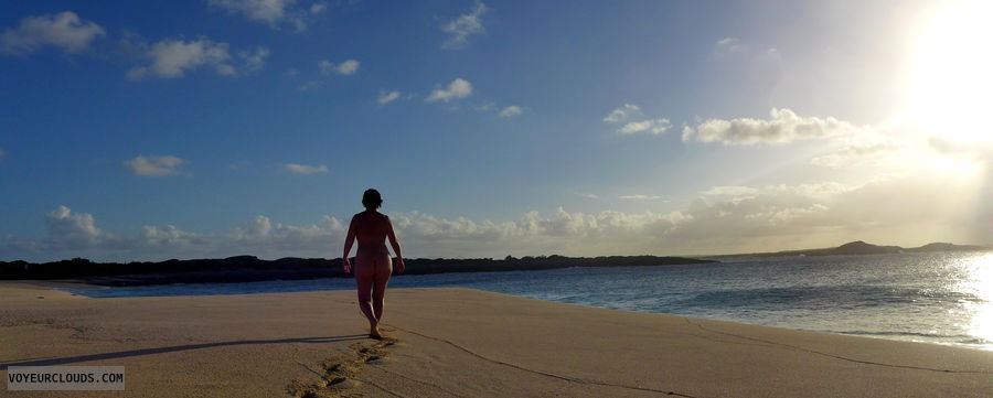 romatic island, nude walking, ready for an erotic adventure