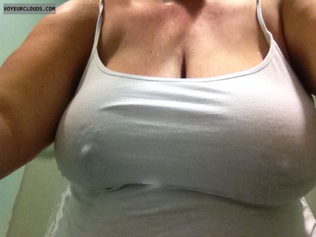 Big tits, big boobs, wet t-shirt, hard niples