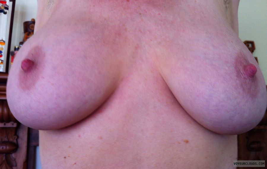 DD\'s, big tits, erect nipples, big nipples, long nipples