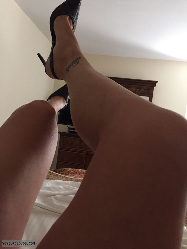 Milf, Tattoo, Sexy legs, Heels, Teasing