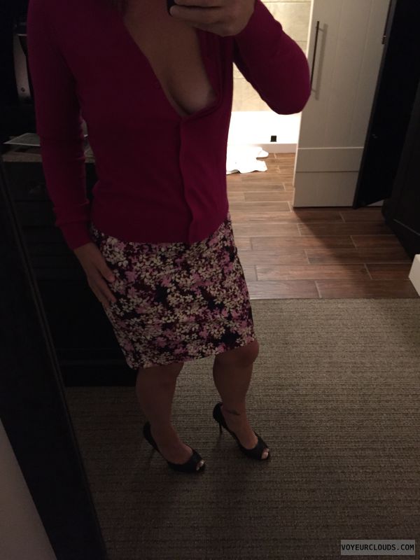 Milf, hotel, pencil skirt, boob, tattoo, selfie, sexy selfie