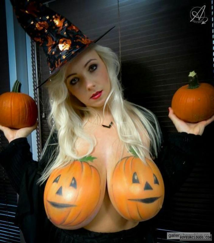 Big tits, Halloween costume