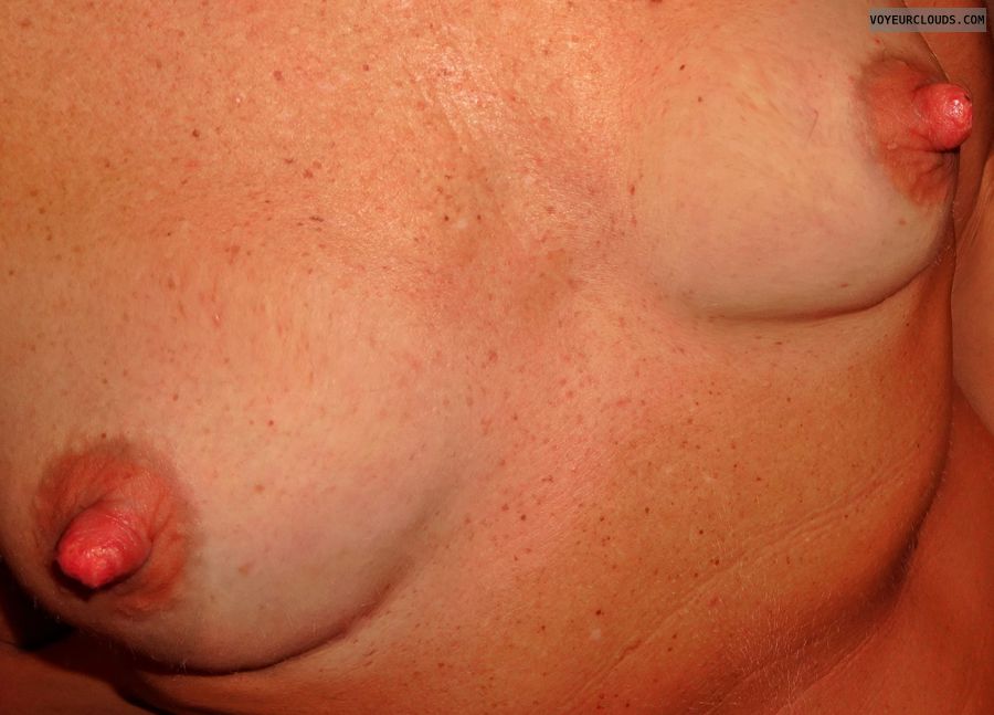 anna, wife, titties, nipples