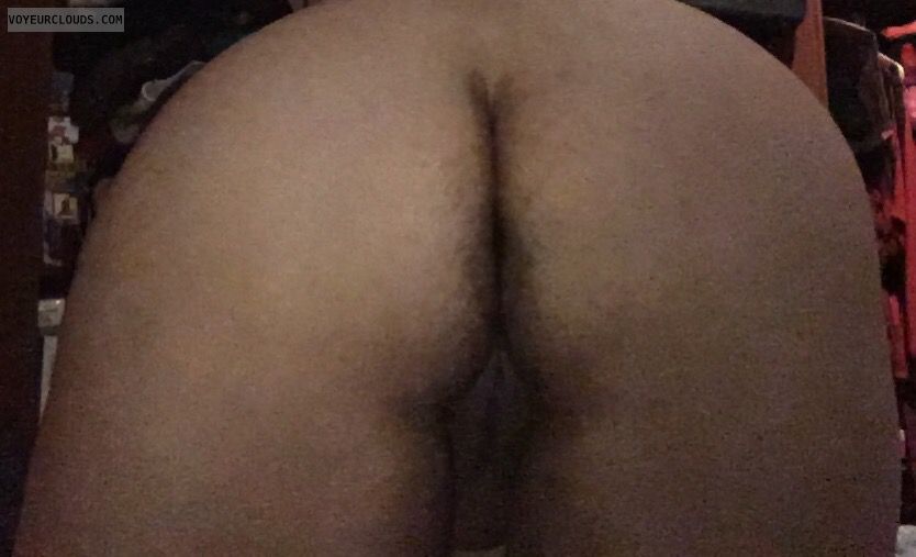 big ass, pussy peek, round ass, bending over
