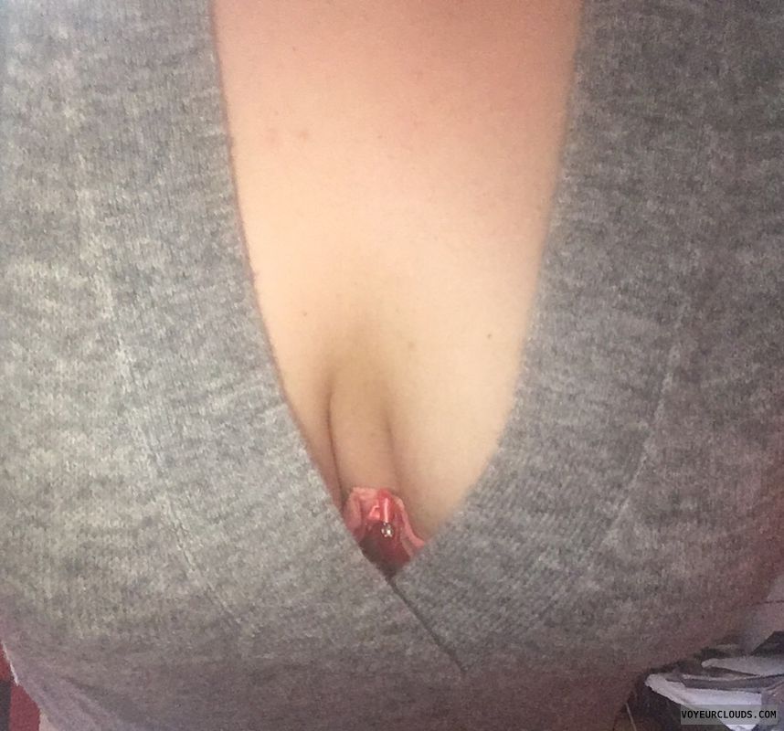 deep cleavage, bra peek, big boobs, big tits