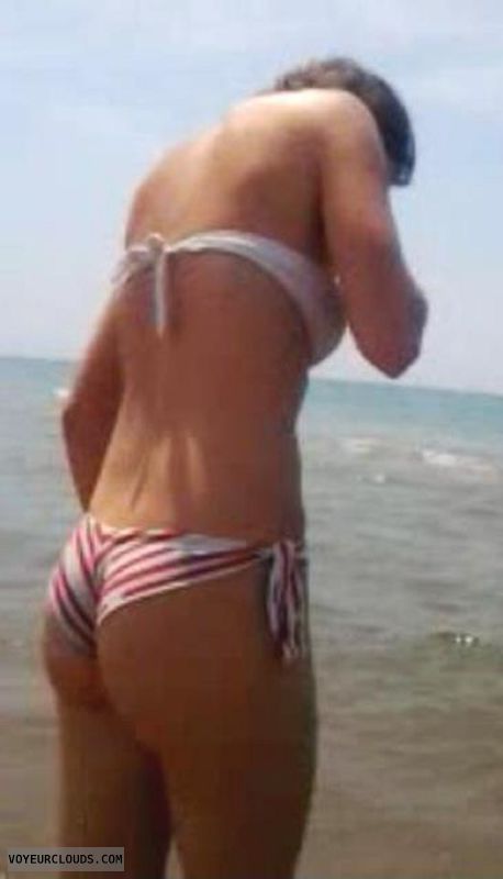 round ass, bikini, beach