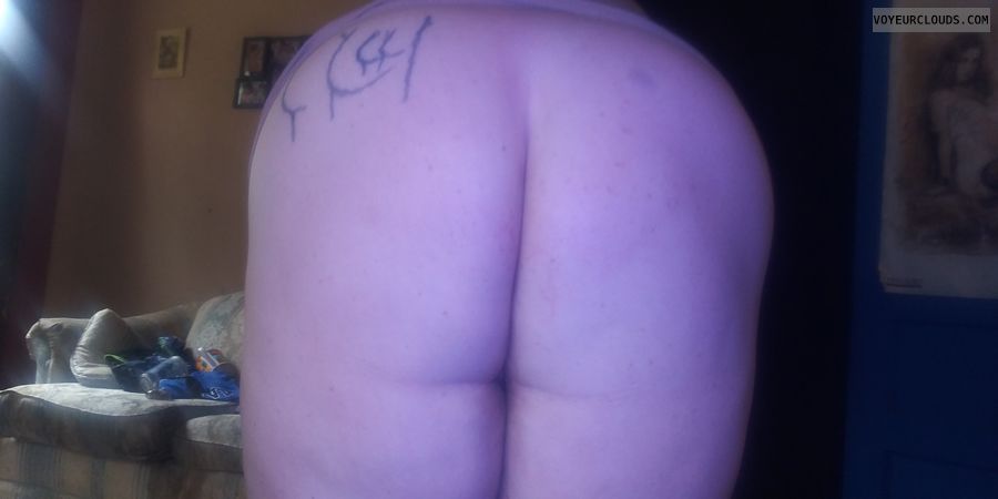 round ass, round butt, ass tattoo, teasing