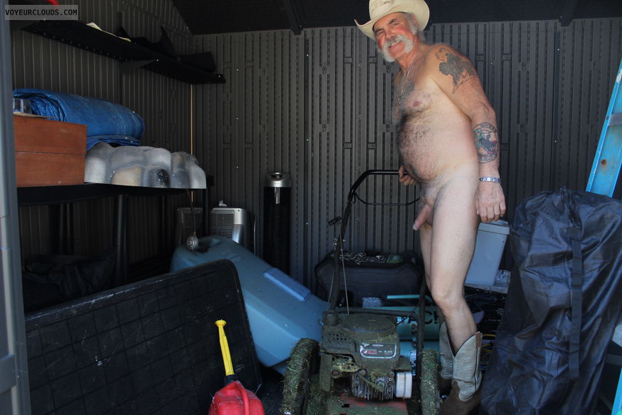Nude, Shed, Cock